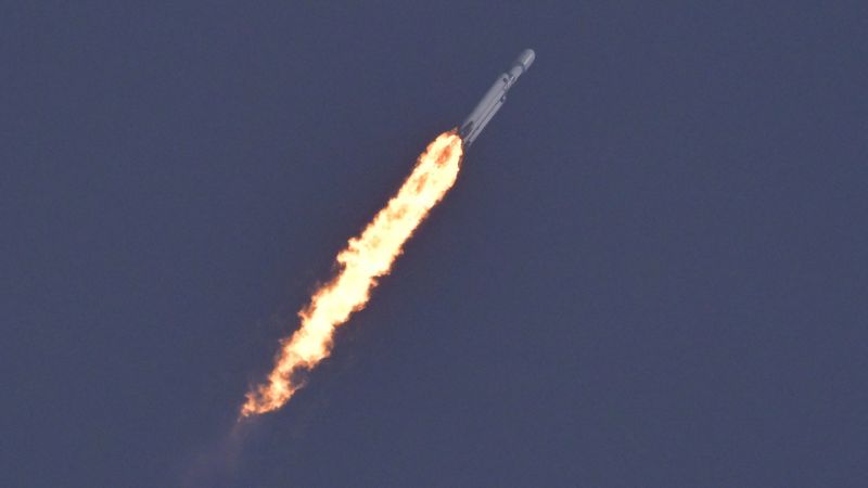Photo of Start der Falcon Heavy, der weltweit stärksten Rakete von SpaceX