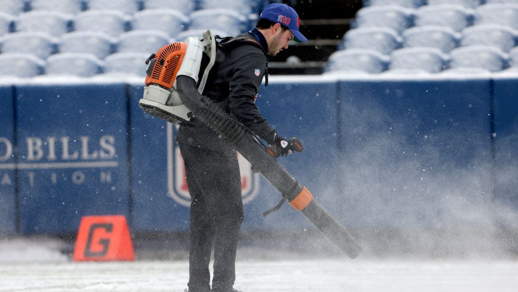 Photo of Schneefallraten von bis zu 2 Zoll pro Stunde könnten Buffalo während des Dolphins-Bills-Spiels treffen