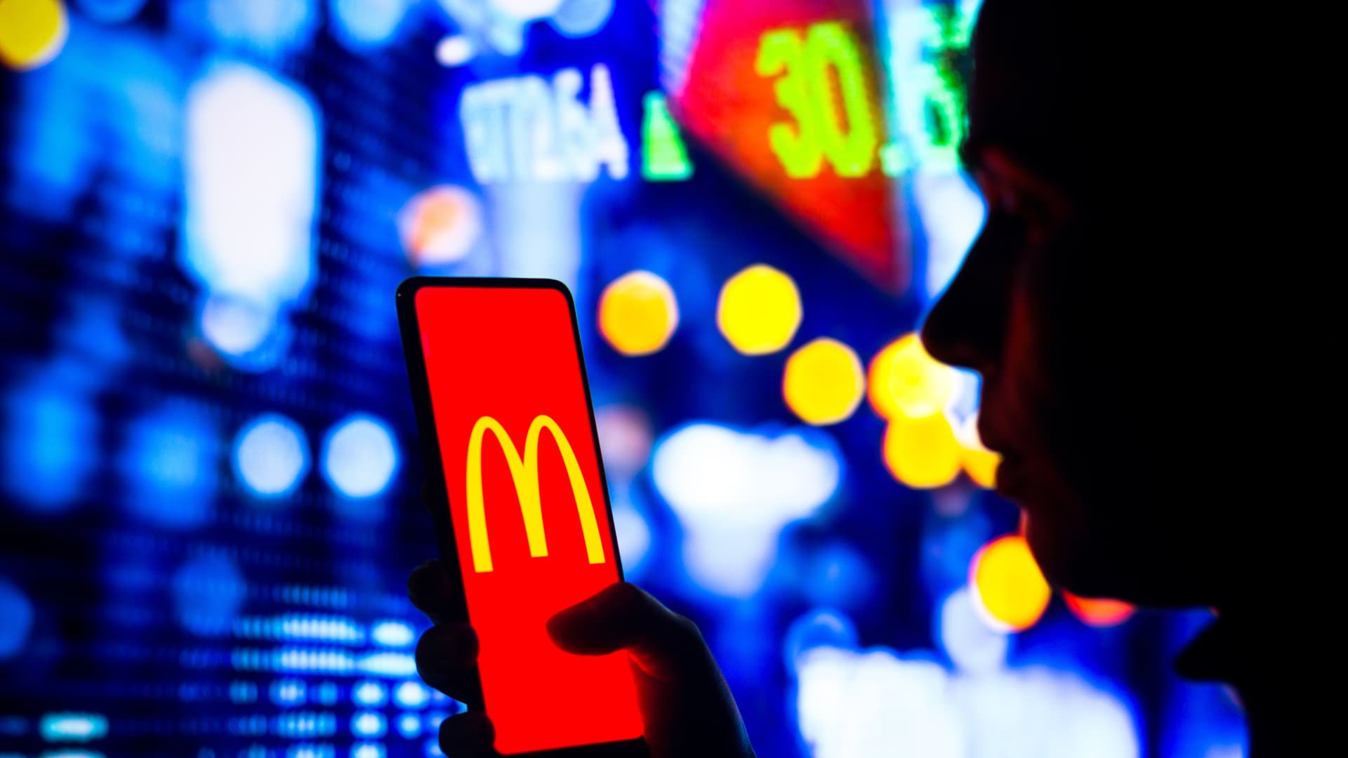 McDonald's hofft, dass Rabatte und Gewinnspiele den Verkauf von Mobiltelefonen steigern werden